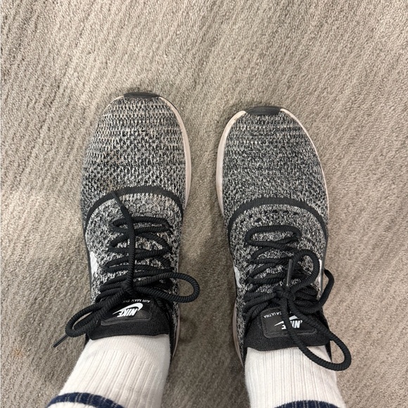 Nike sneaker - Picture 4 of 6